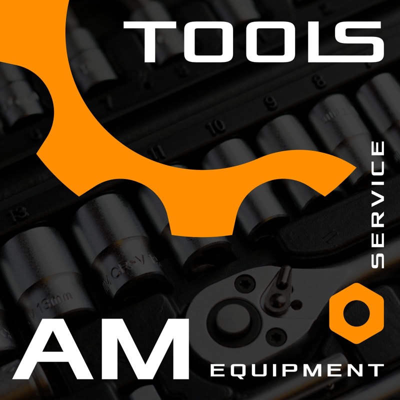 Zīmola AM Tools logo elementi izvietoti grafiskā noformējumā.